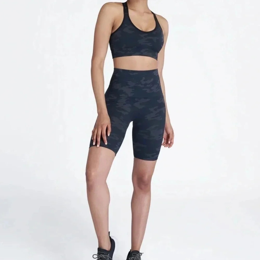 Spanx Look at Me Now Bike Short in Black Camo Size Medium NWT